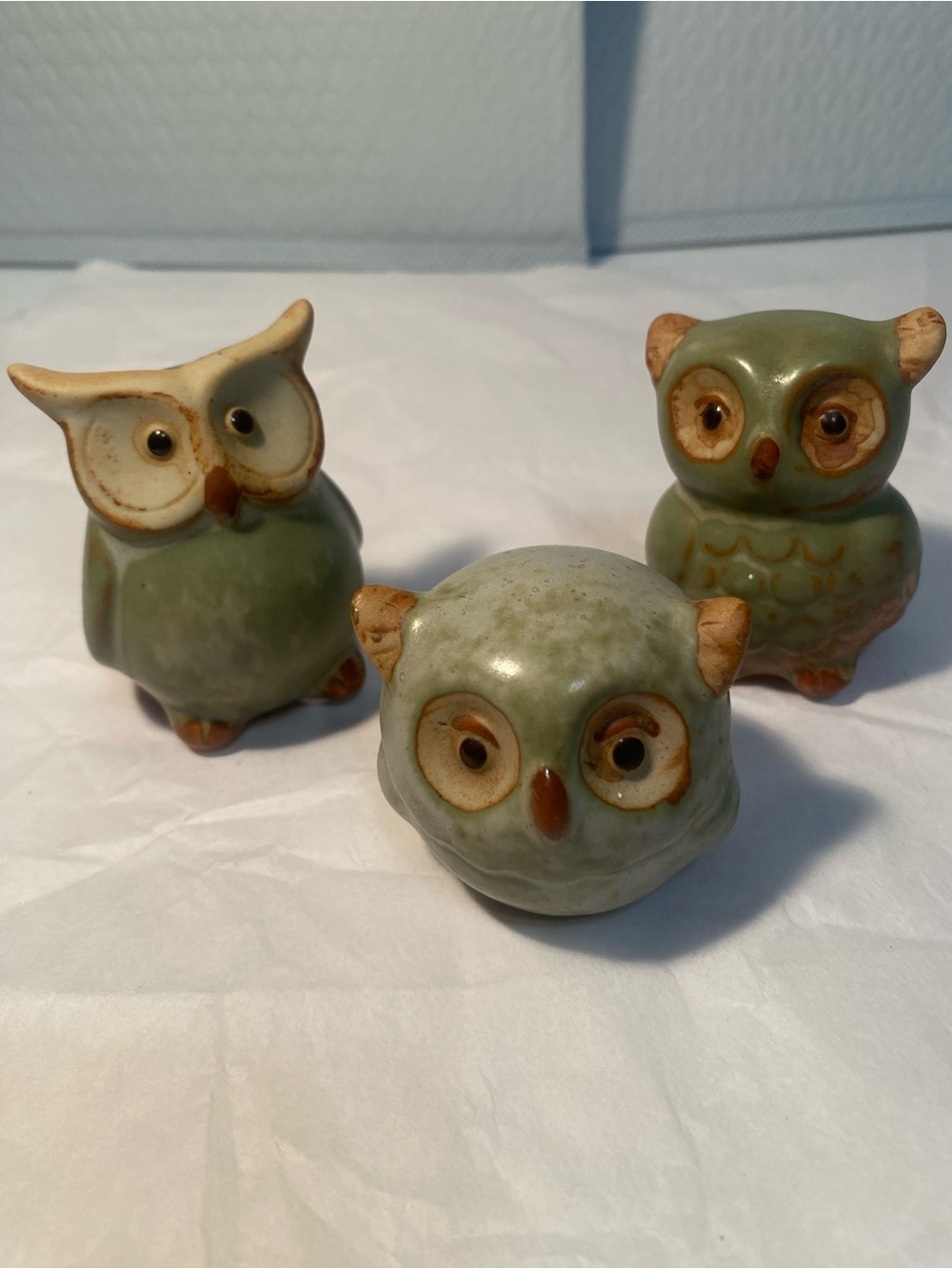 Green Ceramic Owl Figurine Trio - Decorative Home Art